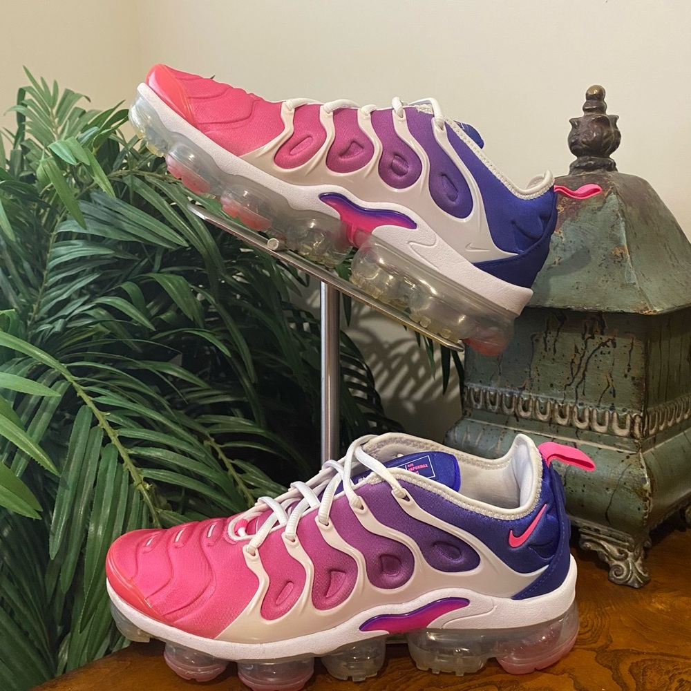 Nike Air Vapormax Plus Sneakers